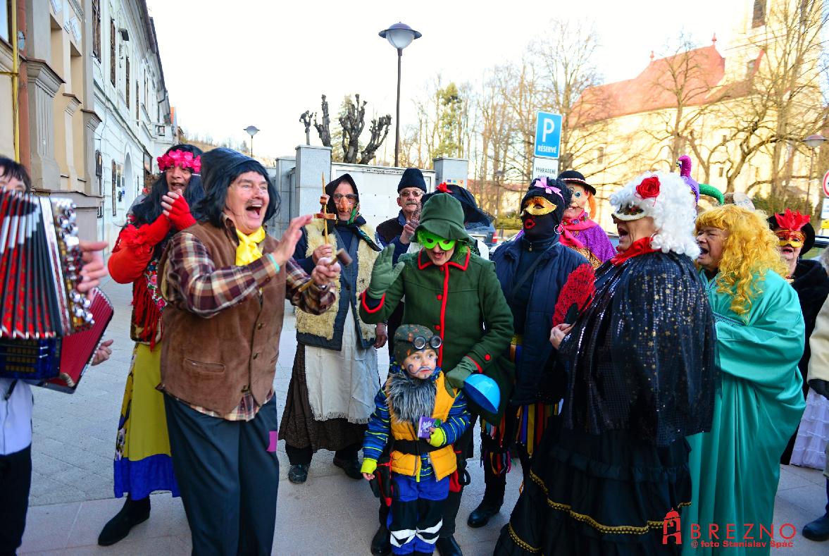 Zvyky fašiangového obdobia si pripomenuli aj v Brezne