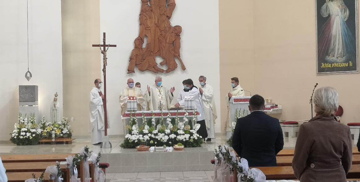 obr: V Brezne, časť Mazorníkovo slávili 25. výročie posvätenia Chrámu sv. Jána Bosca