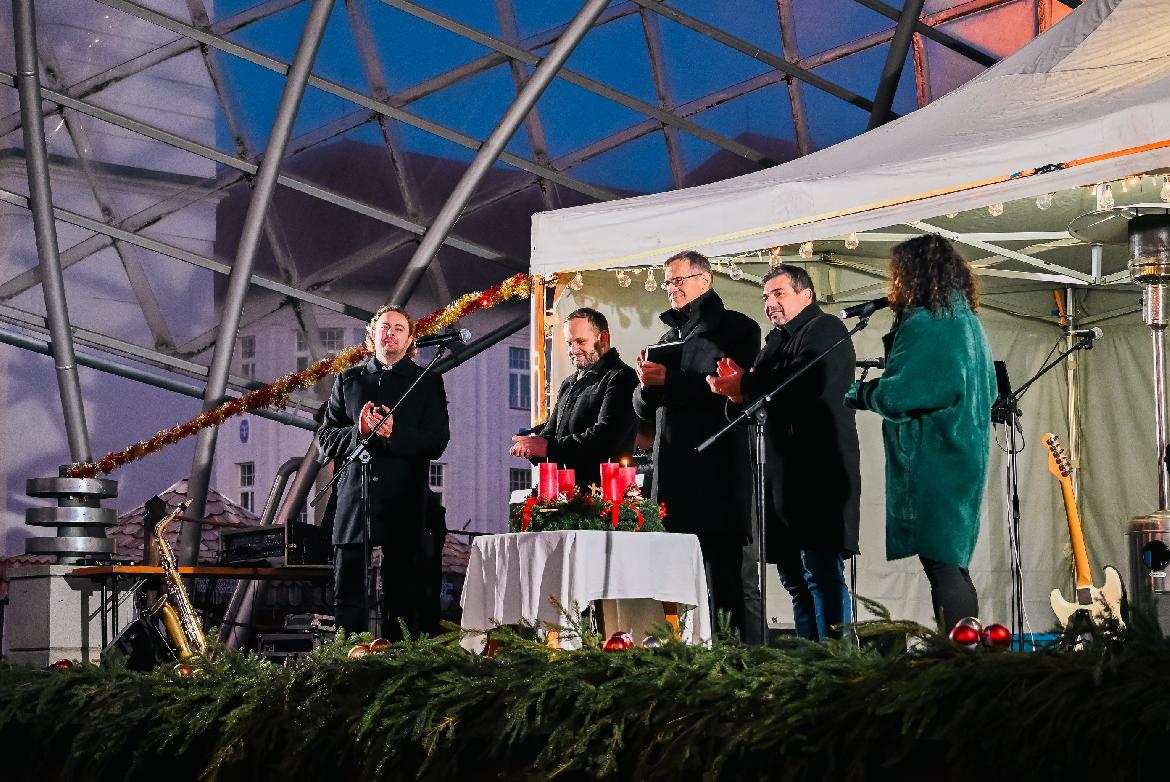 obr: Advent v Brezne už túto nedeľu pásmom kolied otvorí folklórny súbor Mostár