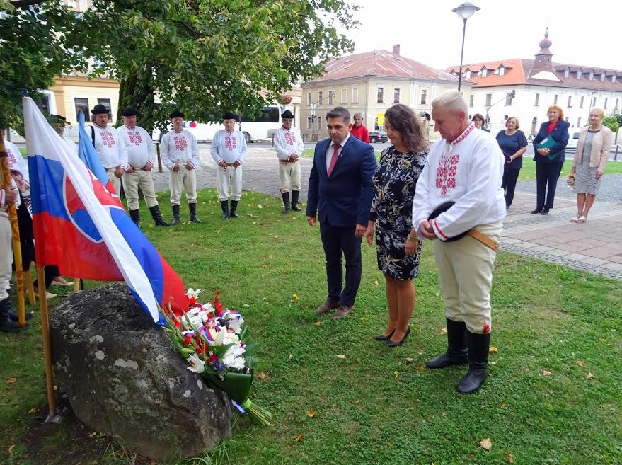 obr: Deň Ústavy SR si v Brezne tradične pripomenuli pri Lipke slovenskej štátnosti