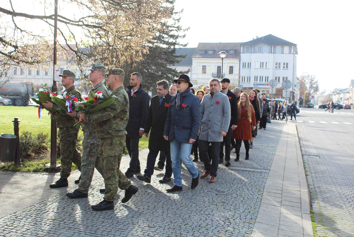 obr: Pamiatku vojnových veteránov si uctili aj v Brezne