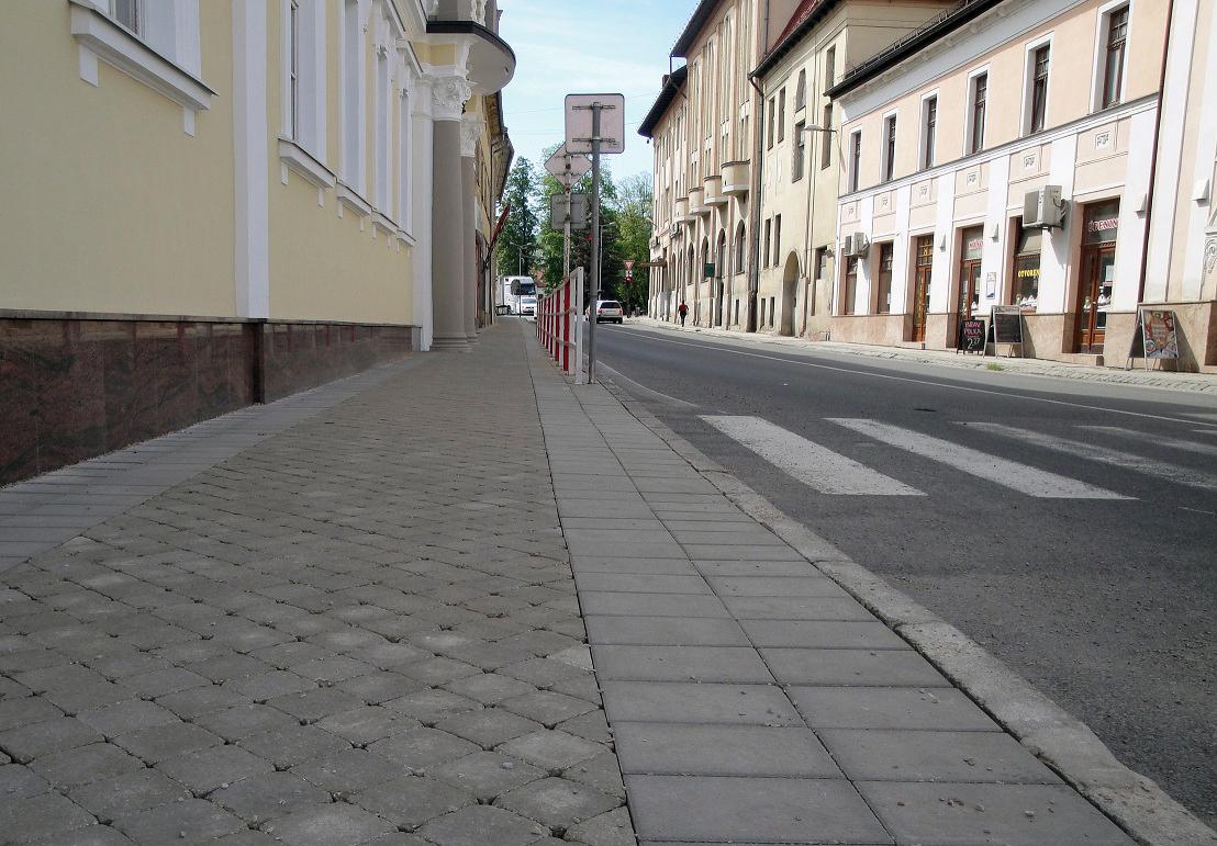 obr: Dokončili chodník na Kuzmányho ulici
