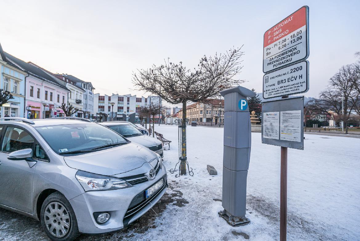 obr: Od 1. februára budú v Brezne platiť nové podmienky parkovania