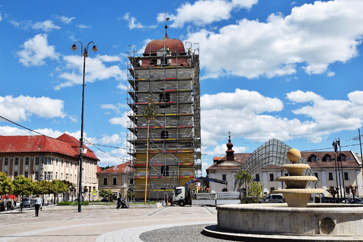 obr: Breznianska samospráva začala s rekonštrukciou mestskej veže