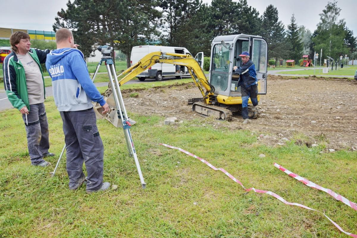 obr: Žihadielko bude stáť v oddychovej zóne na nábreží Hrona