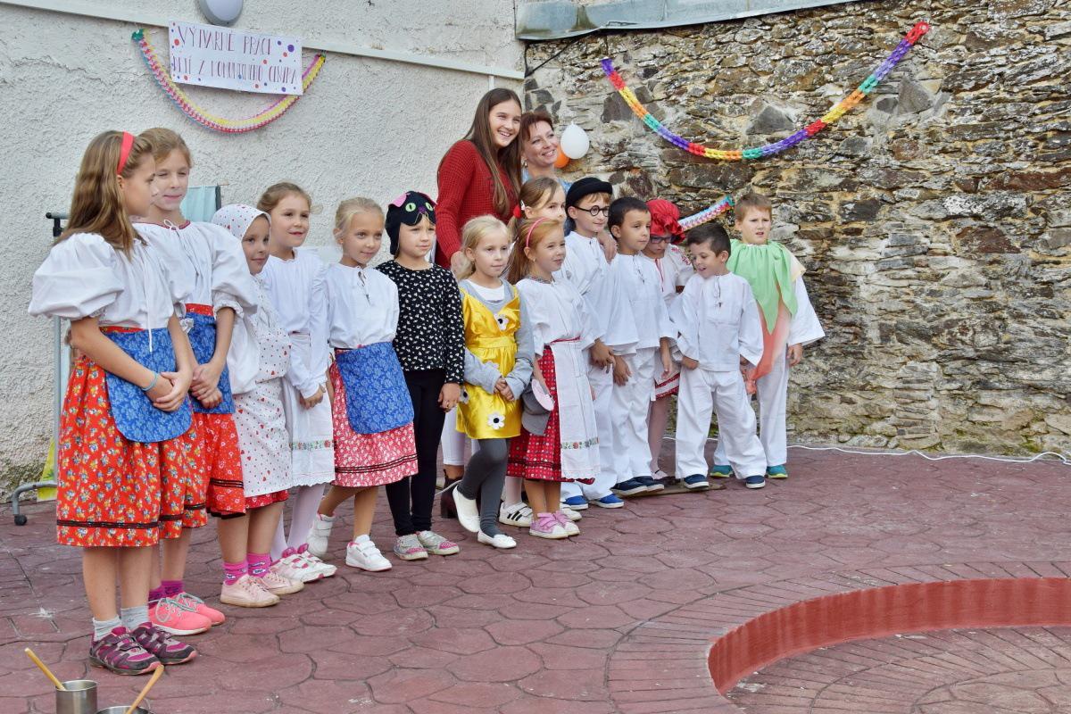 V Brezne otvorili vynovené Námestíčko pod bránou