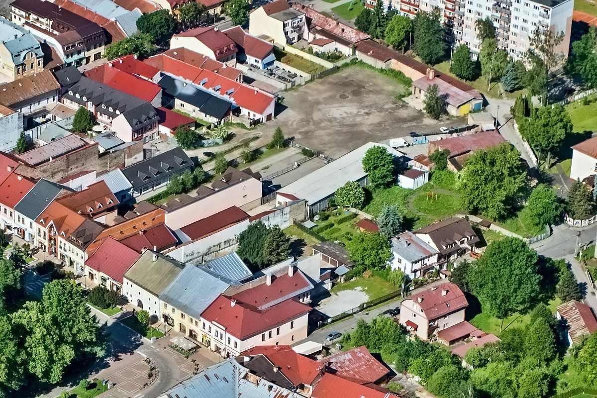 Uzavretie centrálneho parkoviska v meste