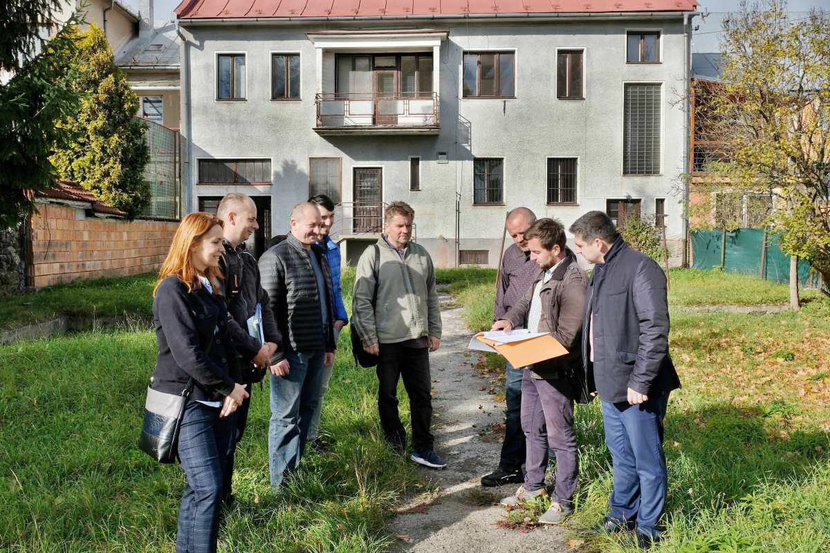 Mesto začína s výstavbou Domova pre seniorov na Ulici Boženy Němcovej