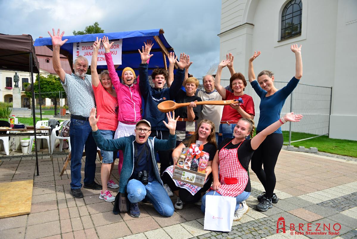 Putovnú hugáňsku varešku si obhájil vlaňajší víťaz – breznianski chalupkovci