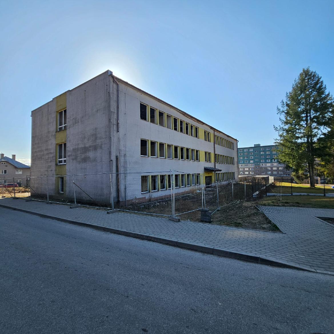 OZNAM o demolačných prácach