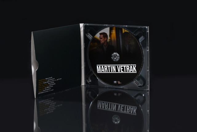 obr: Svetlo sveta uzrel profilový album muzikálového speváka Martina Vetráka