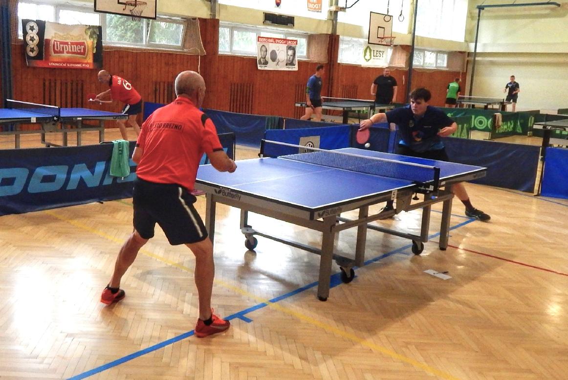 obr: Memoriál dvoch Lacov priniesol do Brezna špičkový stolný tenis a silné emócie