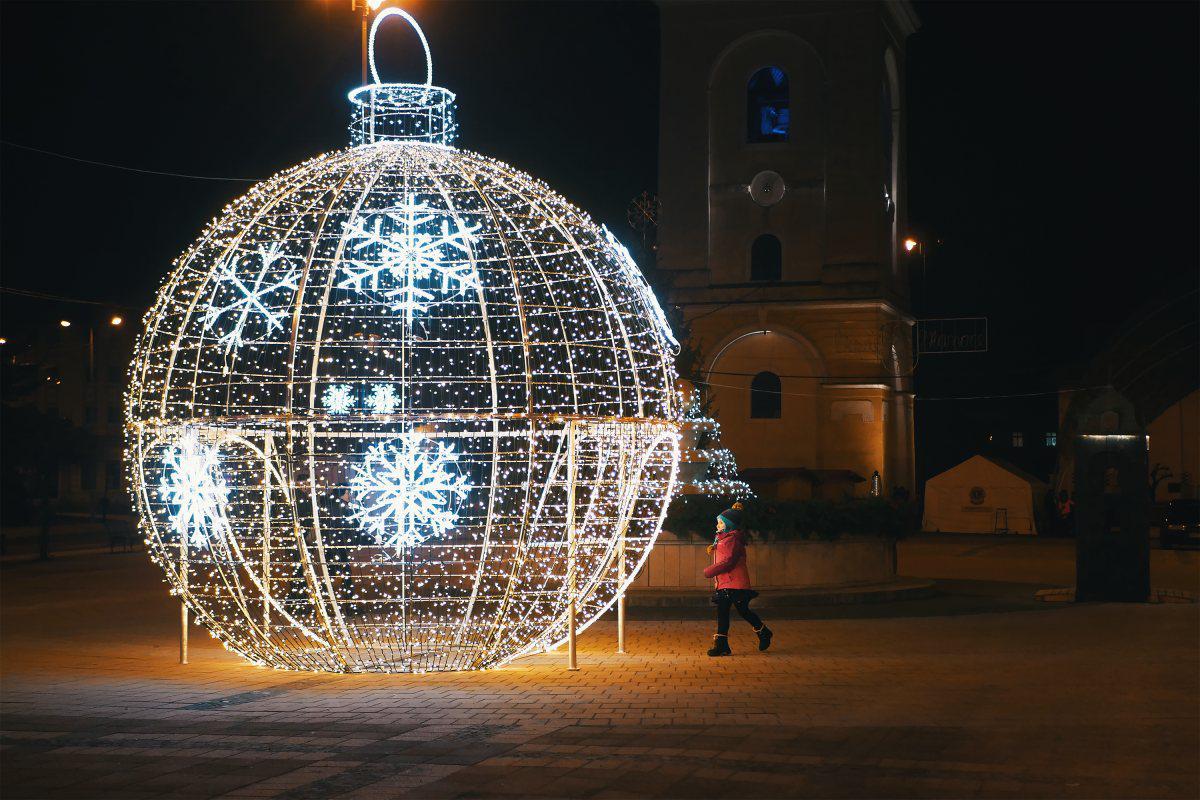 Mesto sa zahalí do sviatočného šatu