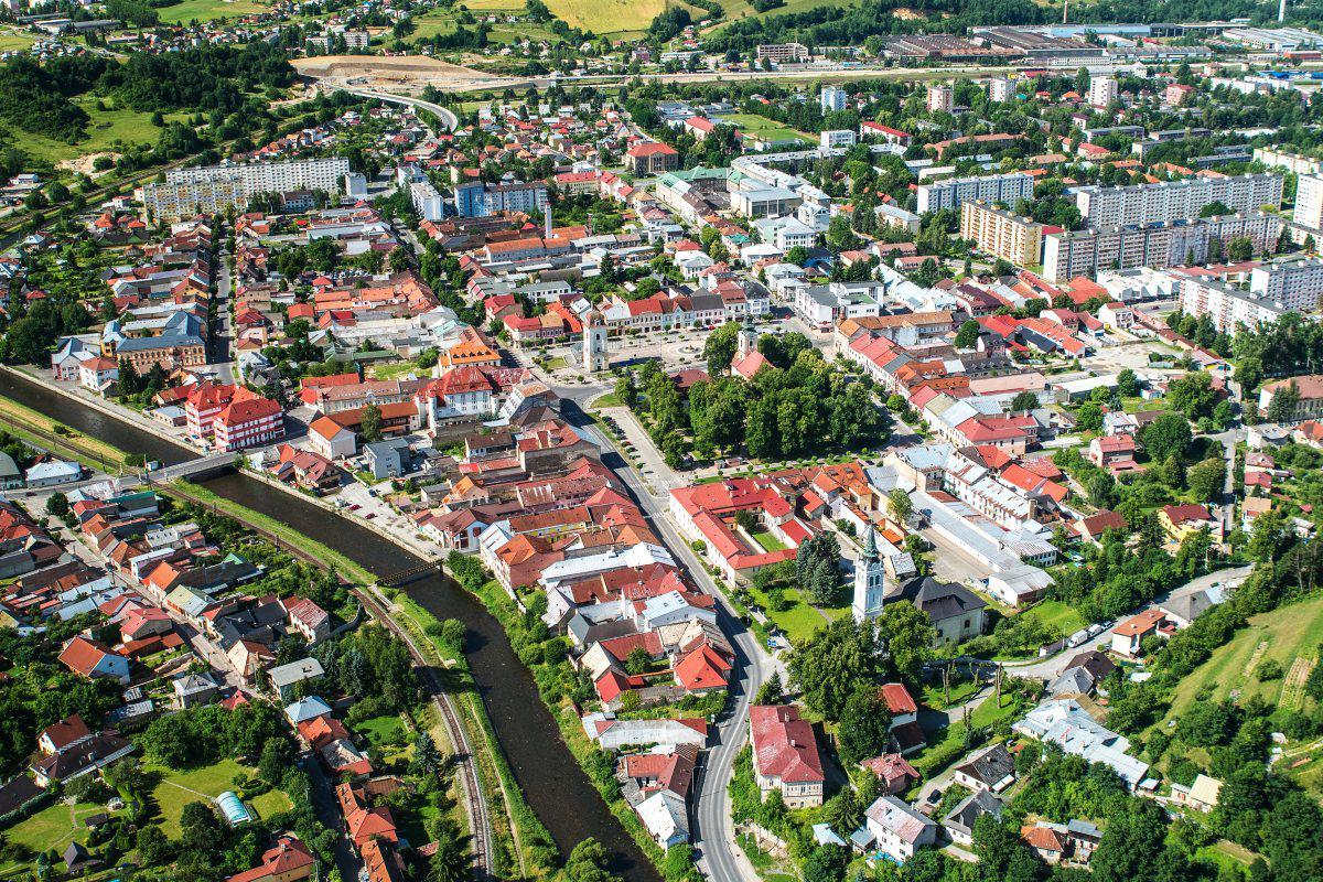 obr: Mesto Brezno vyhlasuje výberové konania