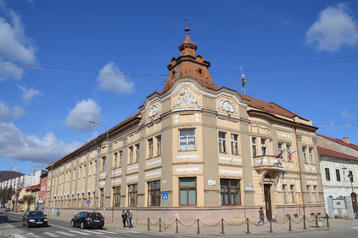 obr: Mestský úrad, ako aj ďalšie prevádzky v Brezne sú verejnosti k dispozícii v obmedzenom režime