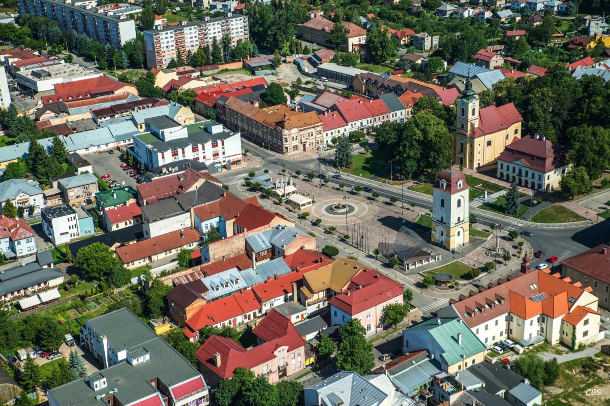 obr: Brezno si prevzalo cenu za druhé miesto v hlasovaní O naj mesto