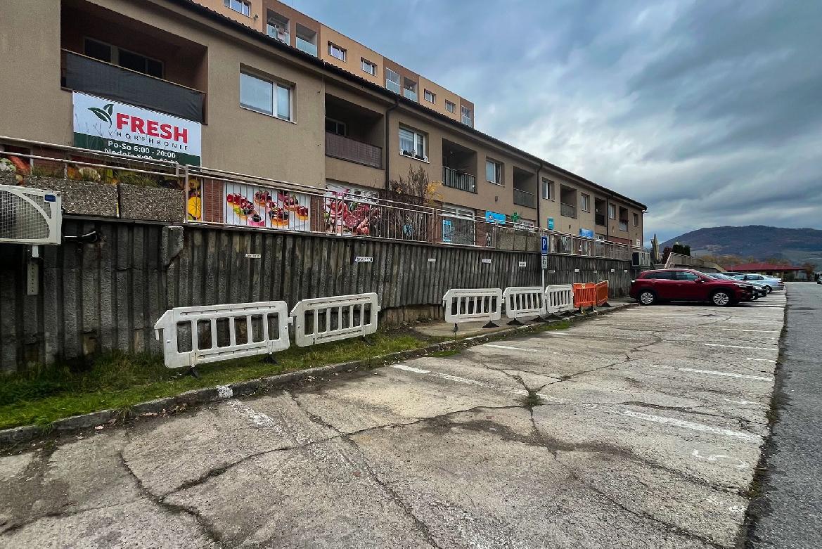 Mesto rieši havarijný stav oporného múru na Mazorníkove