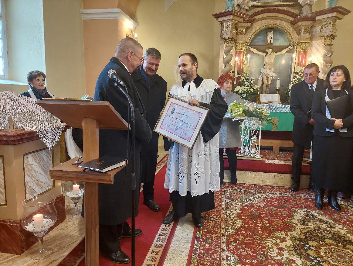 Doktor Ján Zachar už päťdesiat rokov hrá na organe v evanjelických chrámoch