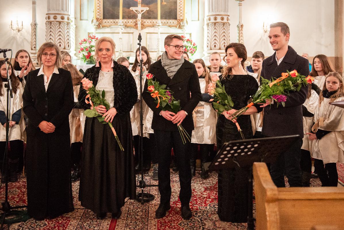 obr: Organový koncert v evanjelickom kostole umocnil aj spev známych umelcov
