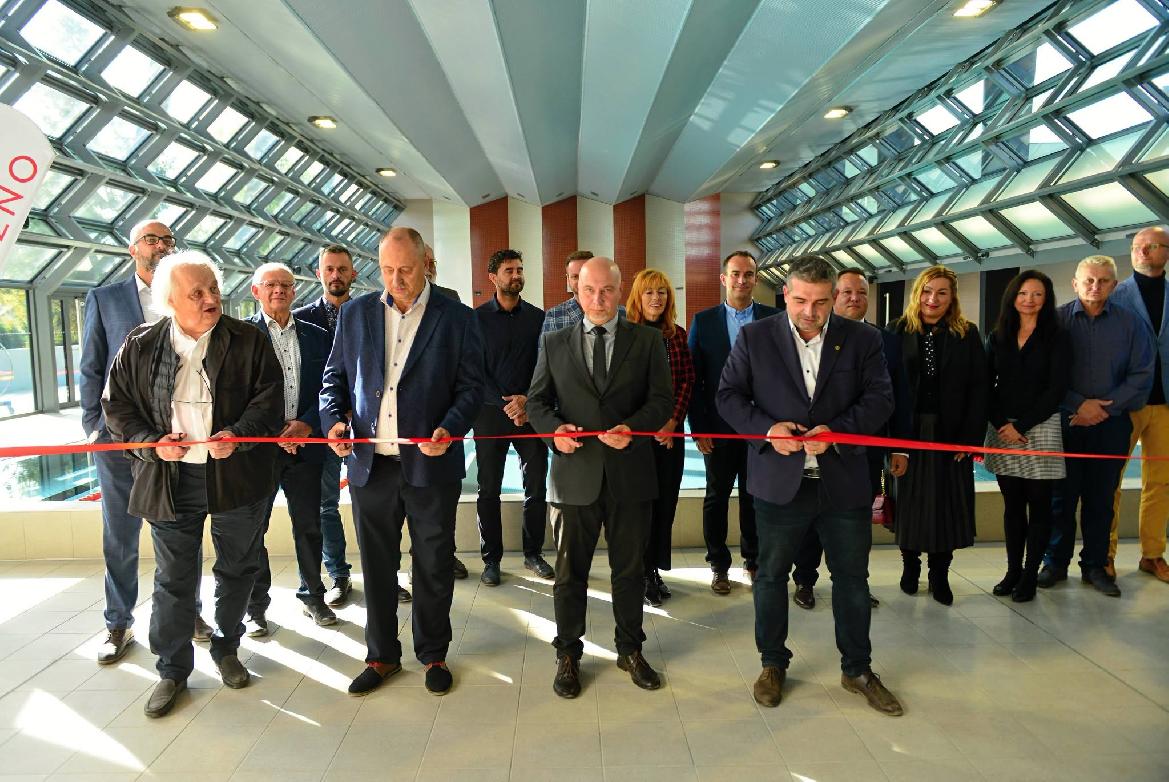 Plaváreň v Brezne dostala druhý dych. Po viac ako polstoročí prešla komplexnou obnovou