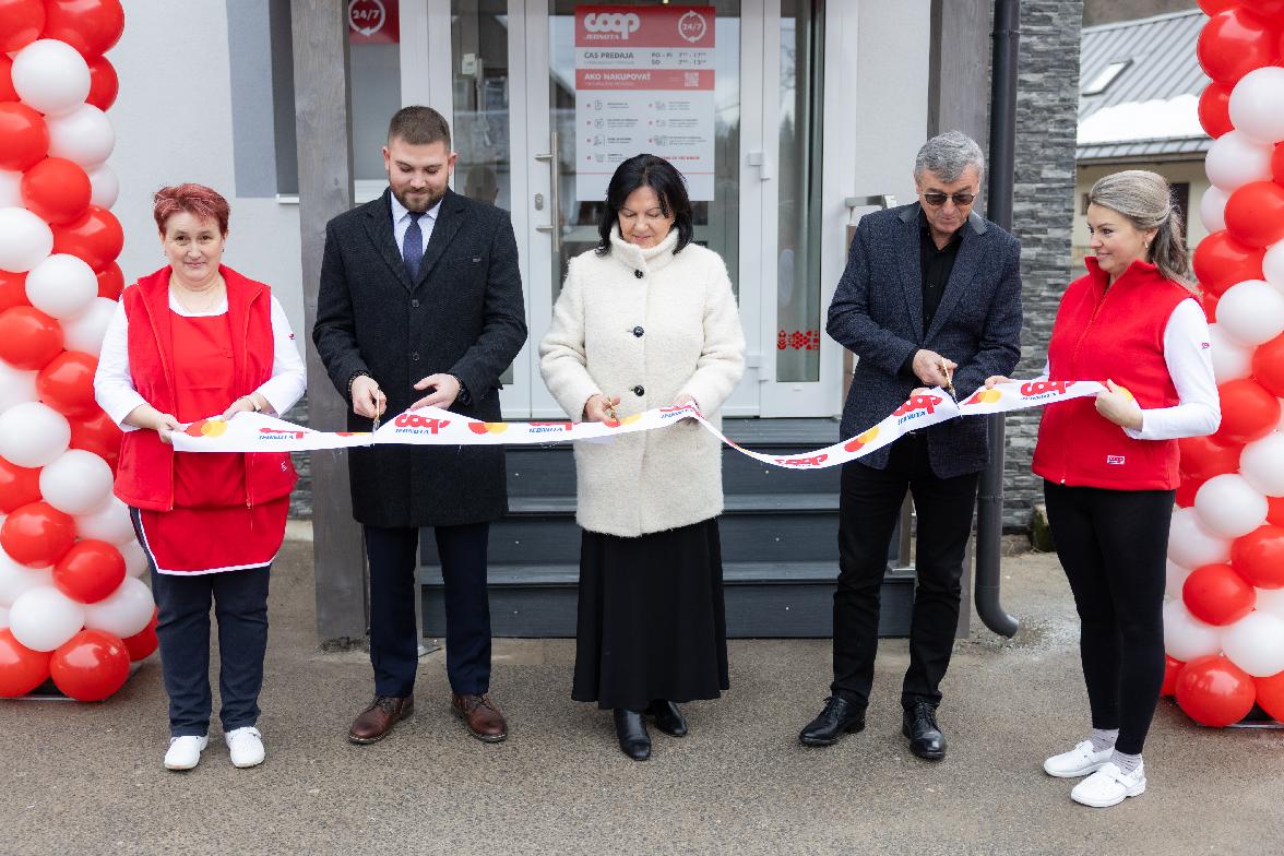 Nonstop nákup v srdci Nízkych Tatier. Coop Jednota otvorila automatizovanú predajňu v Bystrej
