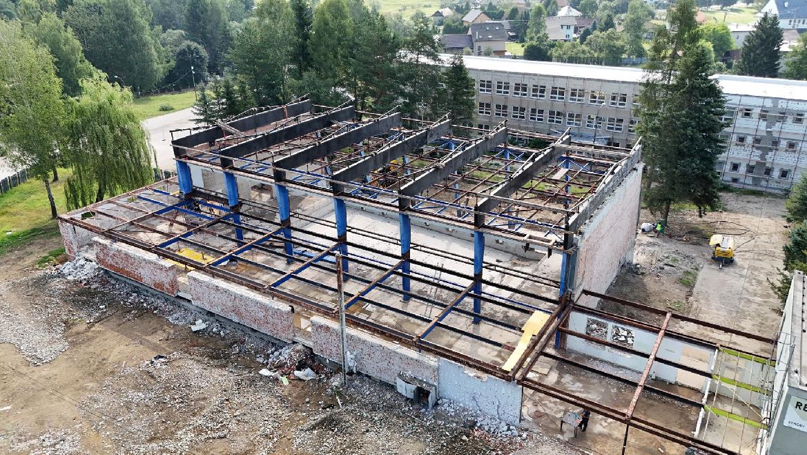 Plaváreň prechádza veľkou rekonštrukciou. Po prvých prácach z nej ostal skelet