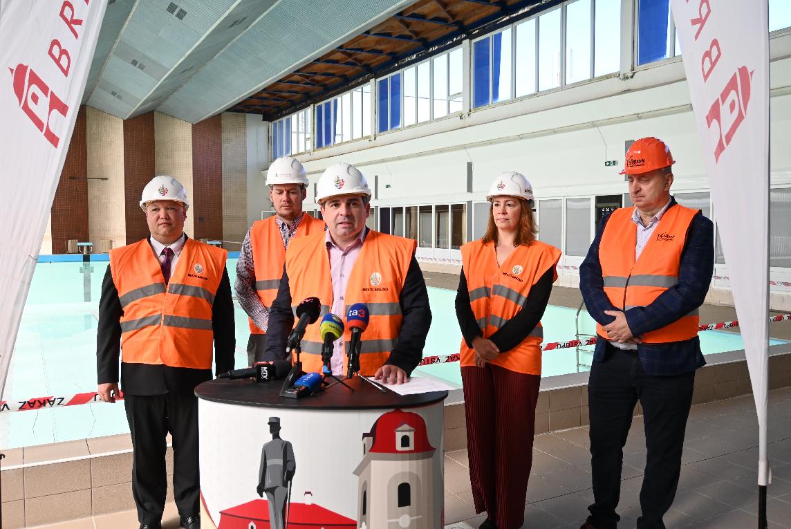 obr: Brezno sa pustilo do komplexnej rekonštrukcie plavárne