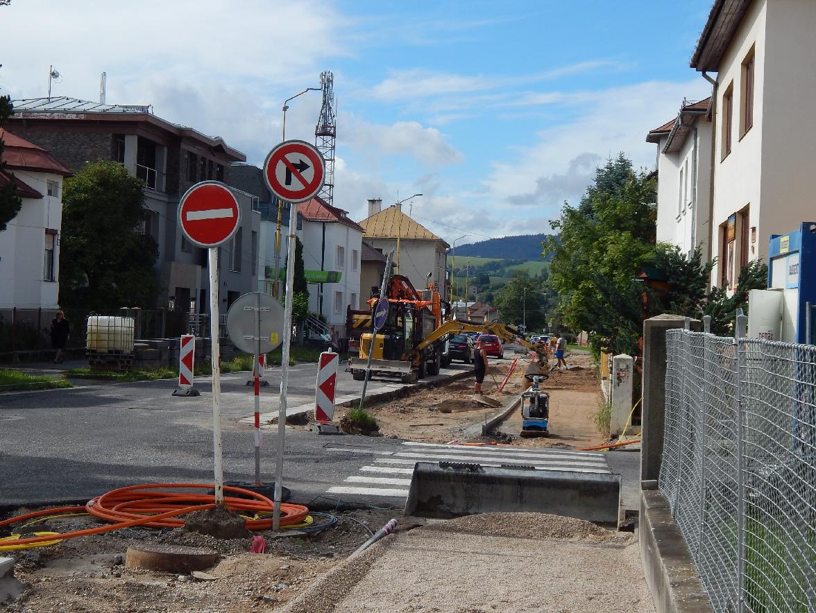 Rekonštrukcia Ulice B. Němcovej pokračuje