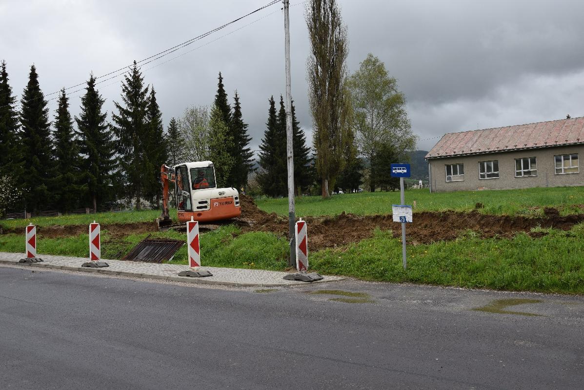 Renovácia zastávok v meste. Tentokrát sa dostali na rad na uliciach MPČĽ a M. Benku