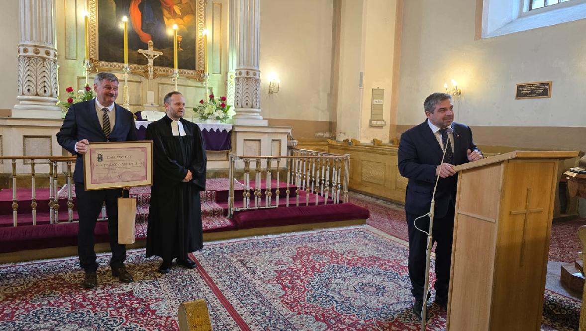 Služby Božie v Brezne boli spojené s poďakovaním za veľkú rekonštrukciu evanjelickej fary