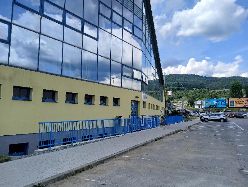 Chýbajúci úsek chodníka pri Aréne je už dokončený