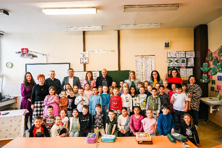 Zástupcovia mesta čítali deťom v školách