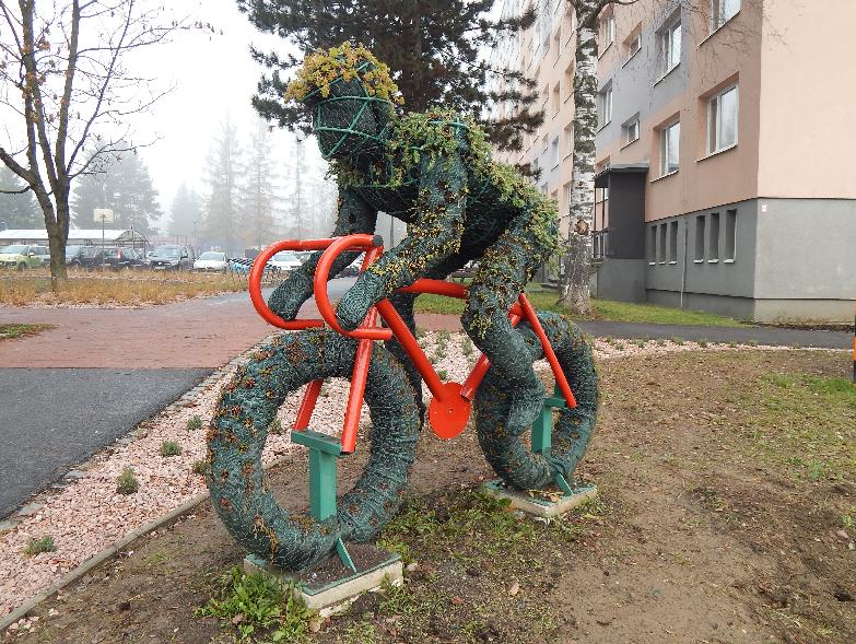 Kvitnúci cyklista aj 14 mestských lúk. Brezno reaguje na klimatickú zmenu