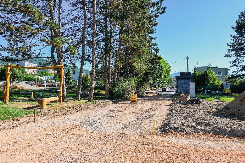 Mesto Brezno realizuje výstavbu nového cyklochodníka