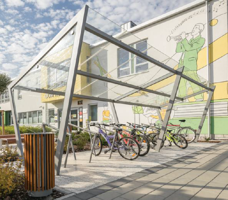 Pri niektorých školských zariadeniach mesto vybuduje cykloprístrešky