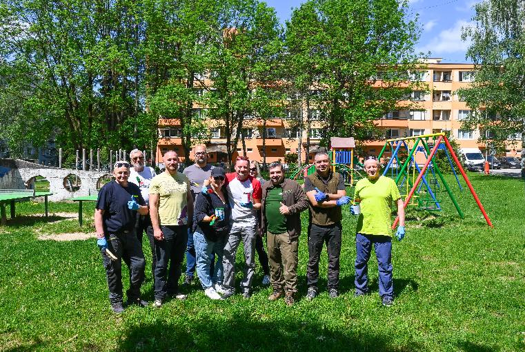 V Brezne počas Týždňa dobrovoľníctva skrášľovali mesto a pripomenuli si aj odkaz uja Libiča