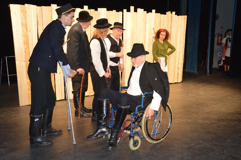 Chalupkovci na sociálnej sieti odvysielali úspešnú divadelnú hru Trinásta hodina