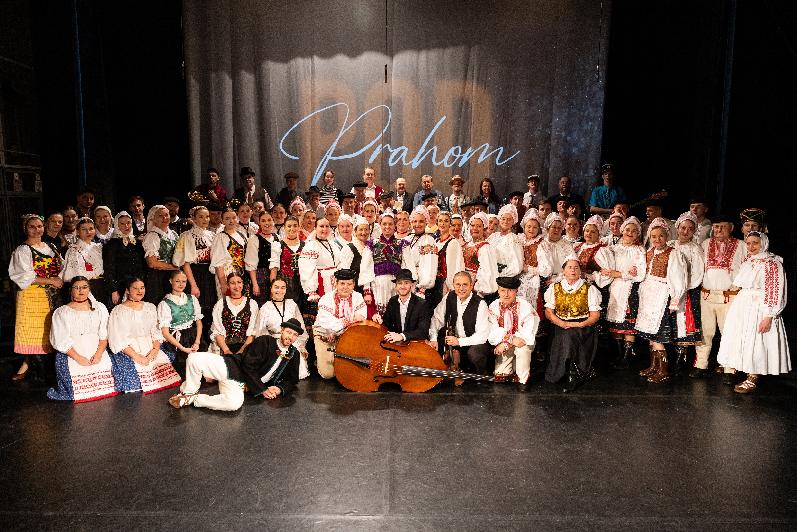 Folklórny súbor Mostár oslávil 70. výročie. Silný príbeh Pod prahom odhalil to, čo v nás pretrváva