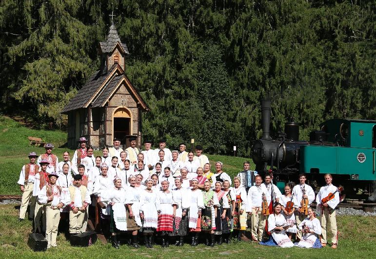 Janka Pekárová: „Sedemdesiatka je nielen jubileum, ale pocta všetkým, ktorí folklórny súbor Mostár tvorili“