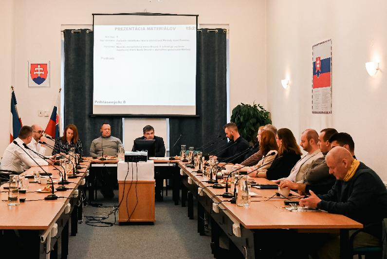 Mesto chce podporiť štúdium v Brezne. Od januára zavádza štipendiá pre stredoškolákov