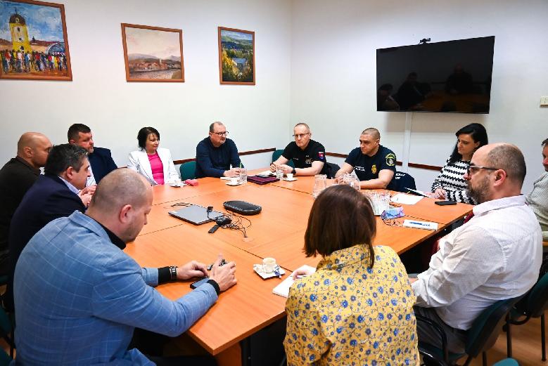 Mesto Brezno pripravuje systémové kroky v prevencii návykových látok u detí a mládeže