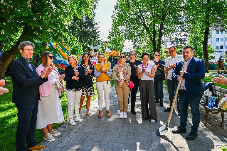 Partnerské mestá v mestskom parku posadili lipky priateľstva