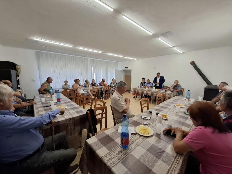 Brezňania mali opäť možnosť osobne diskutovať s primátorom Tomášom Abelom a zástupcami mesta