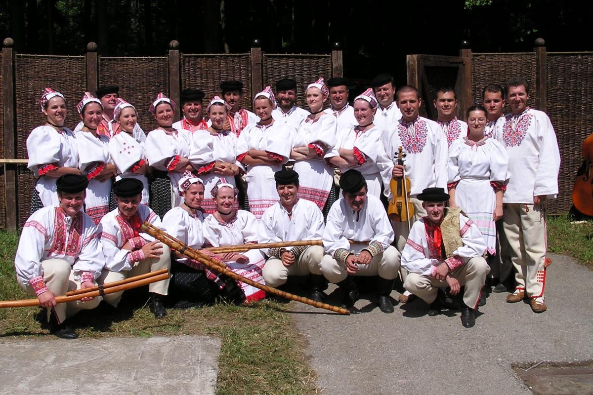 Už pätnásť rokov „krepčia“ spolu. Seniori z Mostáru jubilujú