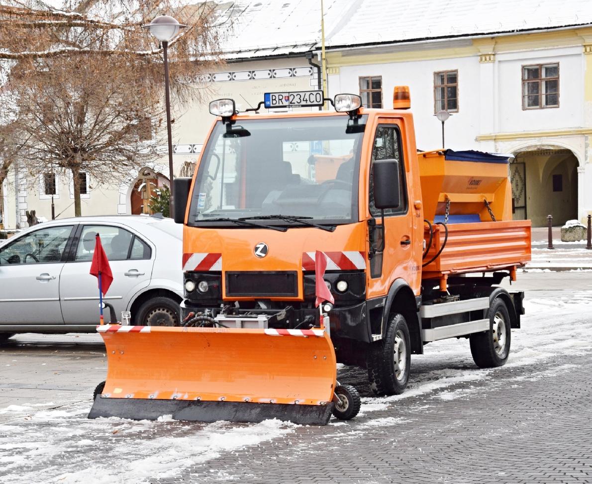 obr: Technické služby sú na zimnú údržbu pripravené