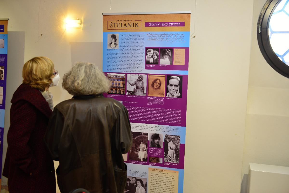 obr: Putovná výstava o gen. M. R. Štefánikovi zavítala do Brezna