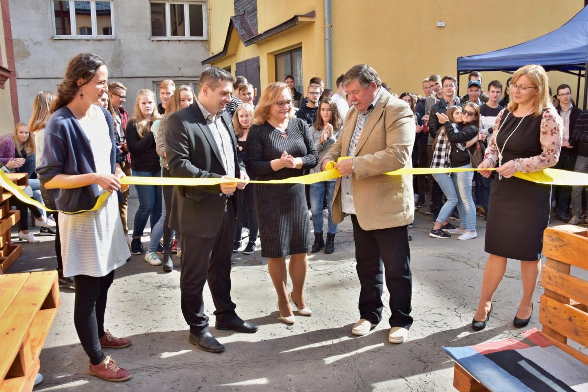 Na breznianskom gymnáziu majú Záhradu, ktorá učí
