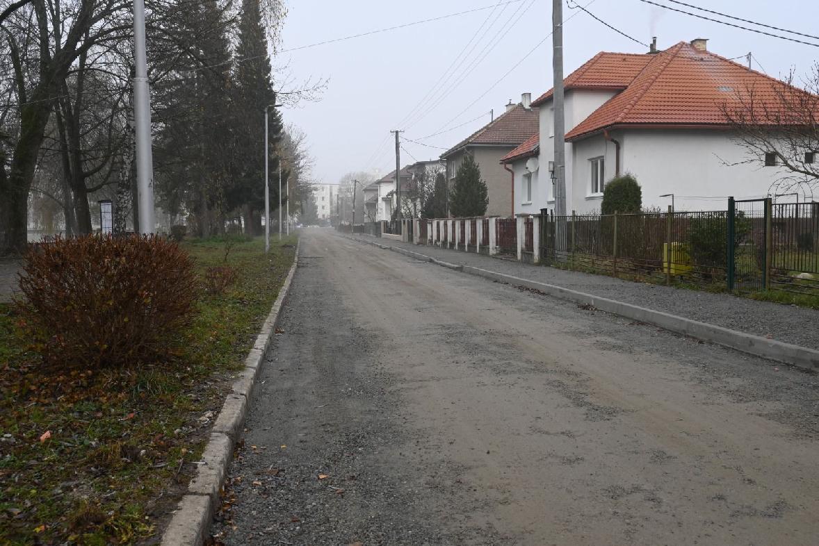 obr: Z dôvodu nízkych teplôt sa plánovaná rekonštrukcia ul. Hronská odkladá.